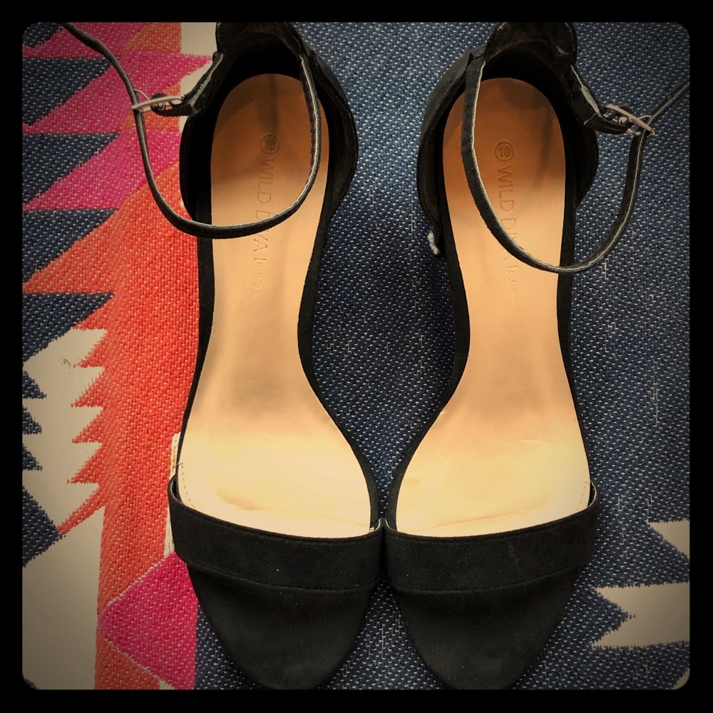 Stealth Black Heals - image 1